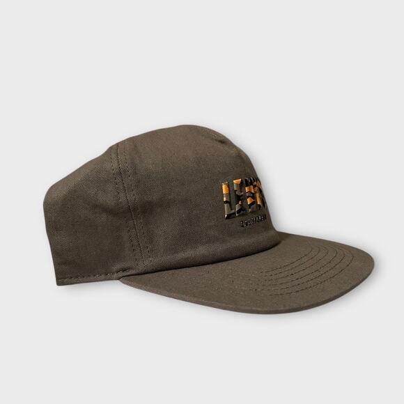 Levi's Men's California Raised Logo Army Green Hat Flat Bill Snapback NWOT - Picture 2 of 4